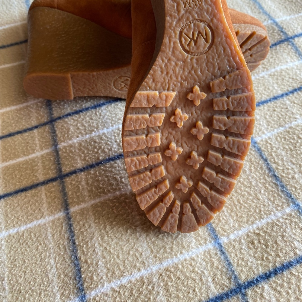 MK wedge